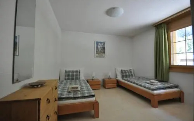 Family Frame Apartment