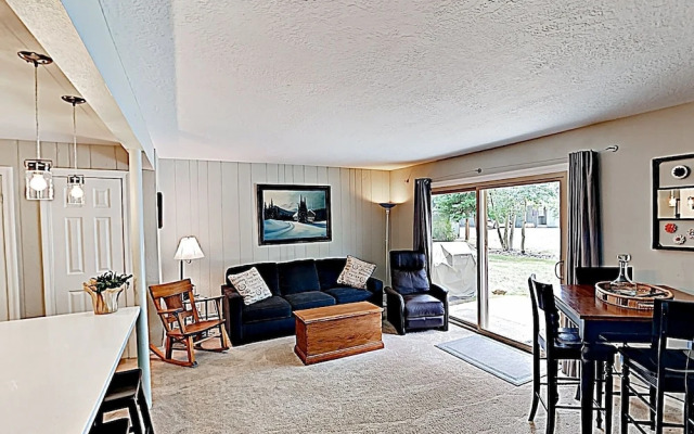 933scdue 3 Bedroom Condo