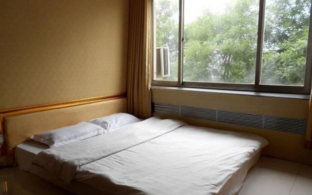 Red Star Business Hotel