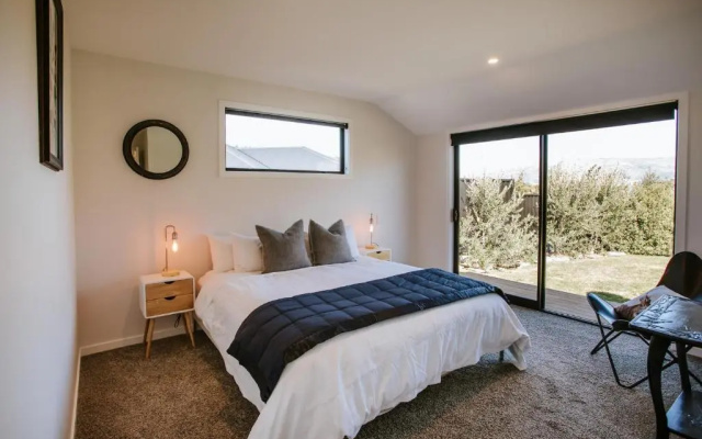 Minaret Ridge - Sleeps 8 - Mountain Views