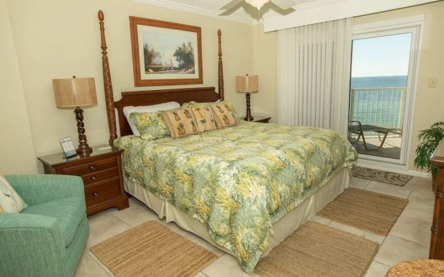 Inlet Reef 606 2 Bedroom Condo by RedAwning