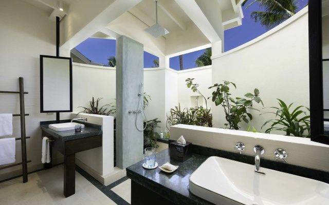 Отель Oblu Xperience Ailafushi 