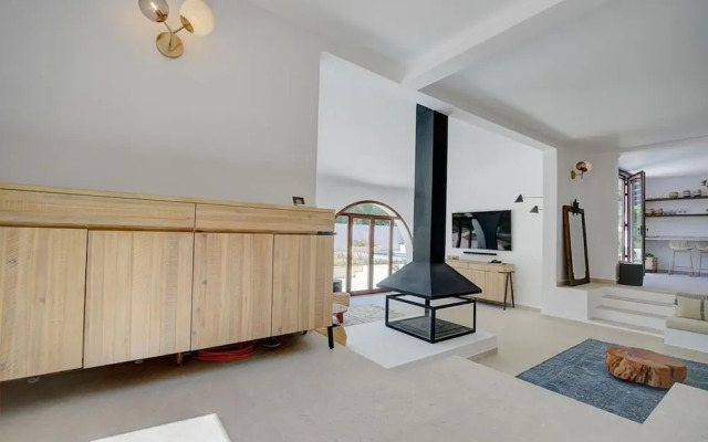 Villa - 4 Bedrooms with Pool and WiFi - 107785