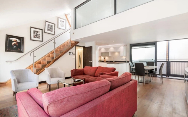 Beautiful 3BR Mews Home, 5min From Paddington