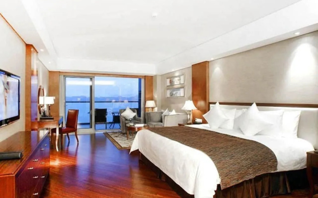 Greentown Island Lake Resort Hotel