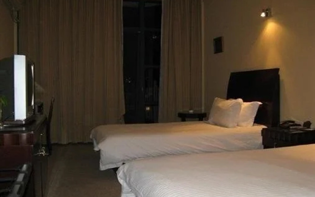 Baolong Homelike Hotel (Luojing Branch)