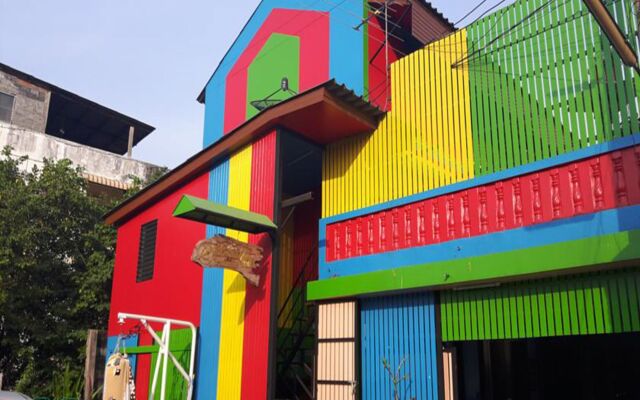 Отель Roomstay Ruenkaew Бангкок вид на фасад