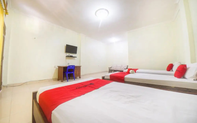 RedDoorz near Nusa Cendana University