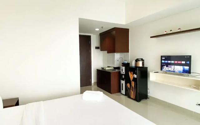 Homey And Nice Studio At Lrt City Bekasi Apartment