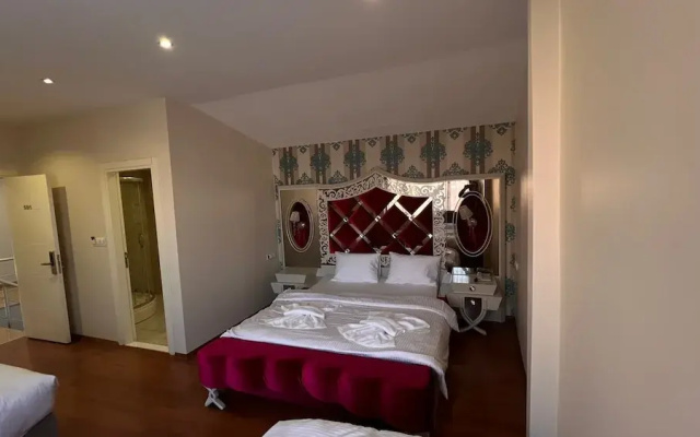 By Historyal Hotel Due