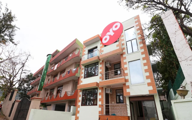 Hotel 9 Palm by OYO Rooms