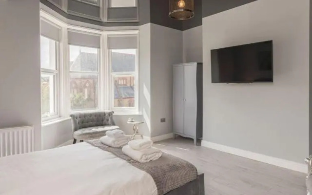 Coastal Gem Apartment by Seaside Llandudno