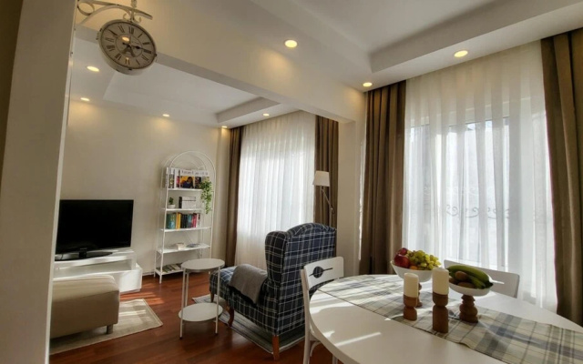 Chic Flat in Sariyer With Balcony and Sea View
