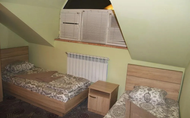 Armenner Hostel And Tours
