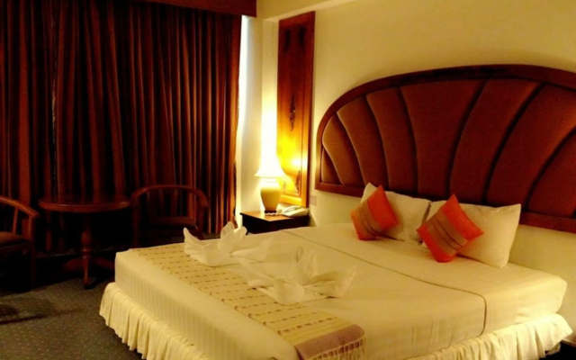 Thepnakorn Hotel