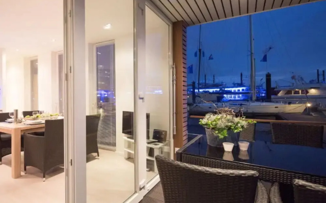 Houseboat Possibility 7