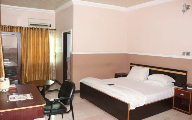 New Point Hotel And Suites