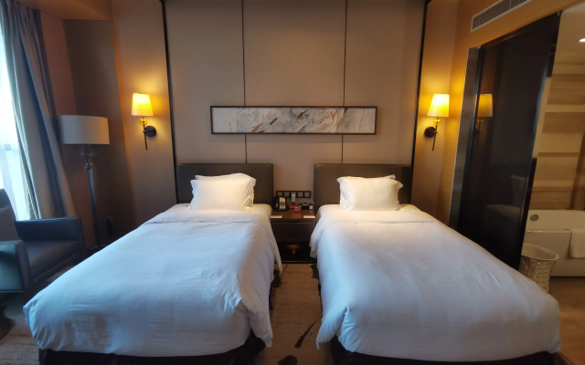 Crowne Plaza Tianjin Meijiangnan by IHG