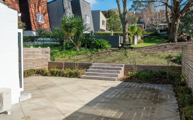 Classic and Cosy 1960's 2 Bedroom Townhouse