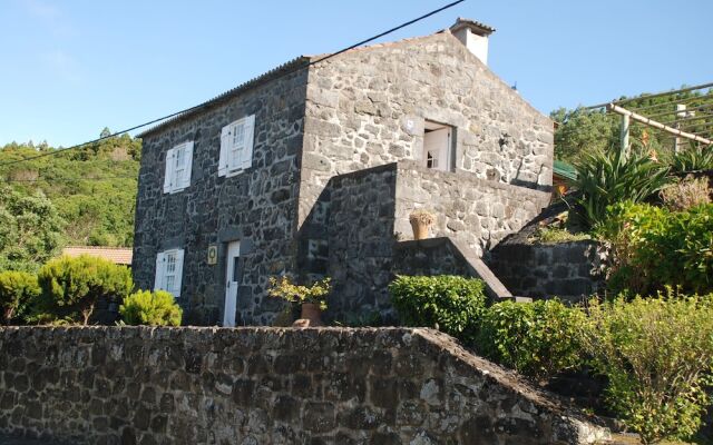 Отель Casas do Capelo вид на фасад