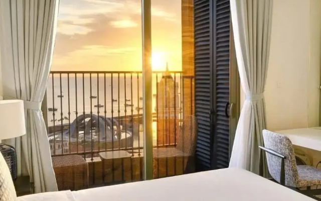 Nice Seaview-Kiss bridge-Firework-Sunset