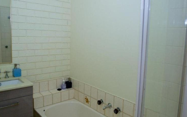 Yarra Glen Racecourse Apartments