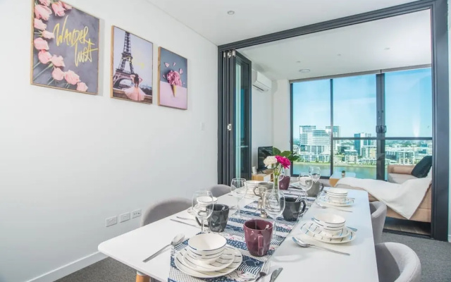 Stunning Waterview Stylish Waterfront Apt In Wwp