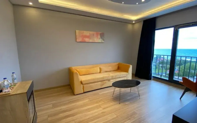 Yason Blue Hotel