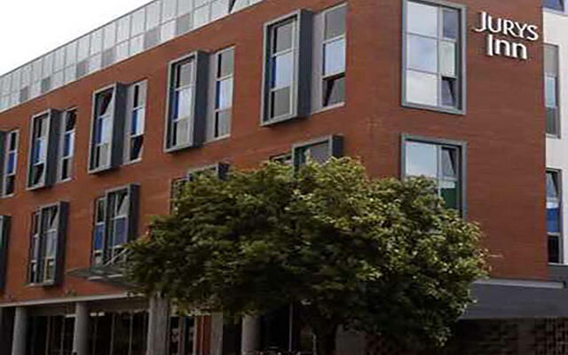 Отель Jurys Inn Exeter вид на фасад