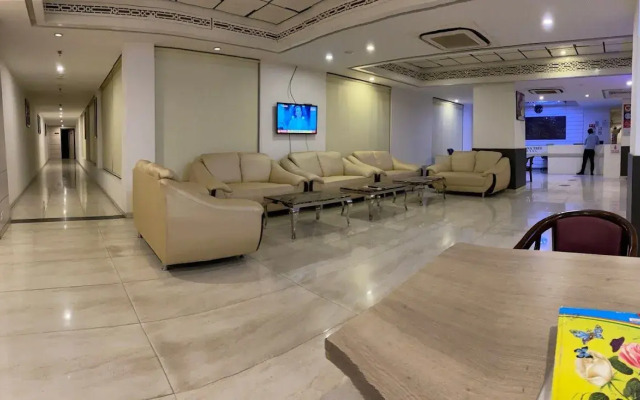 Banana Tree Hotel & Banquets