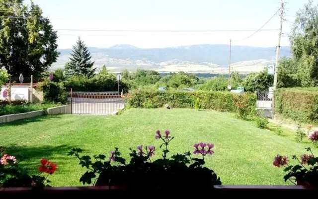 Tarpovi Guest House