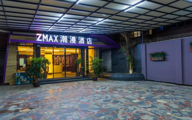 Отель Zmax Chengdu Chunxi Road вид на фасад