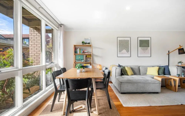 Family Friendly 3-bed With Courtyard & Parking