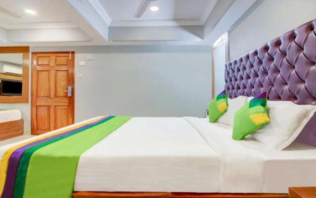Fabhotel Cruz Royale