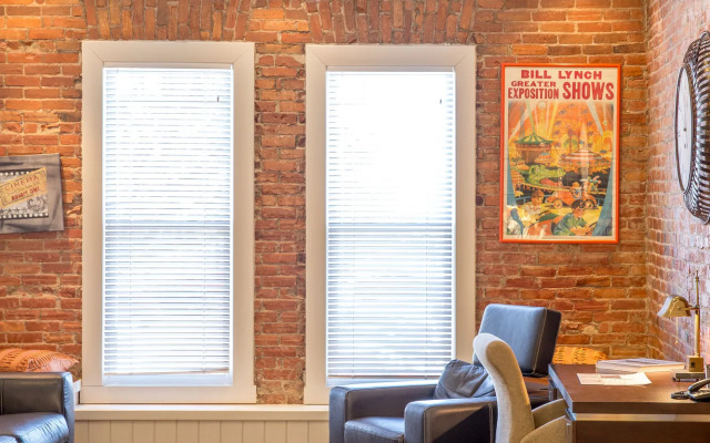 Retro Suites Hotel