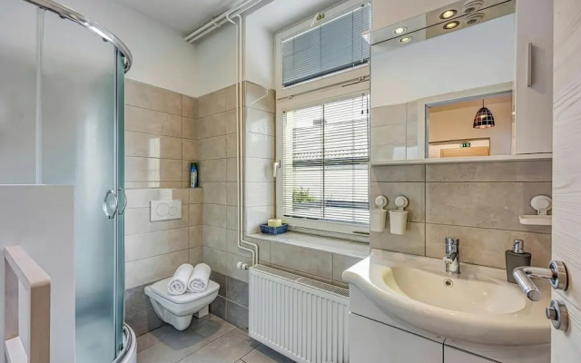 Jantar Apartments