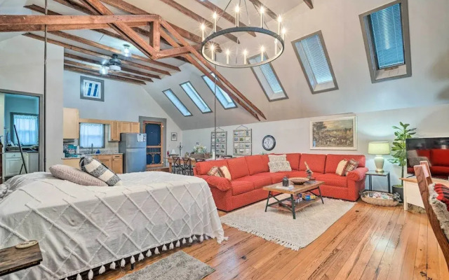 Pet-friendly Loft Vacation Rental w/ Fire Pit!
