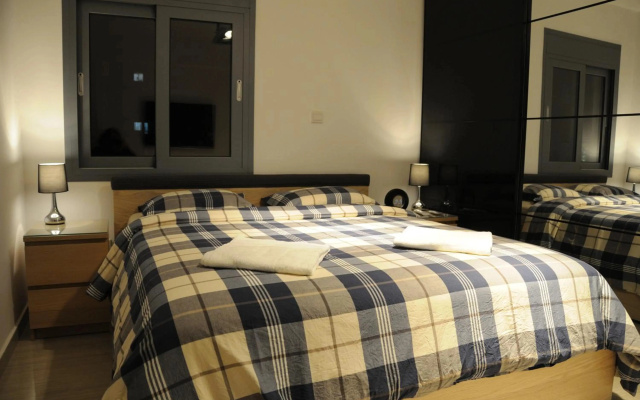 Kennedy Deluxe Suites