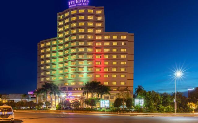 TTC Hotel Premium Phan Thiet вид на фасад