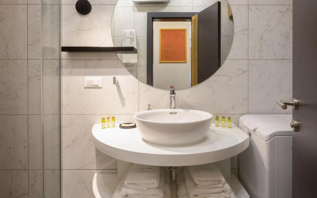 V Luxury Apartment
