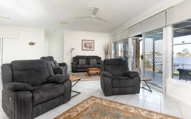 21 Melaleuca Drive