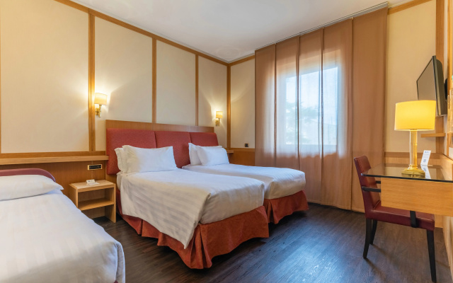 Отель Hilton Garden Inn Rome Colosseum