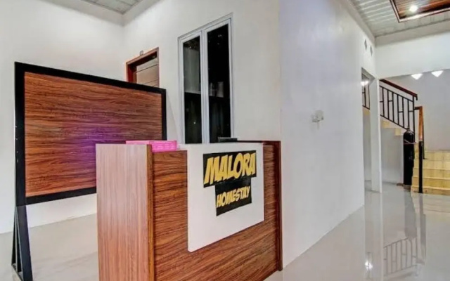 RedDoorz Near Parit Indah Pekanbaru