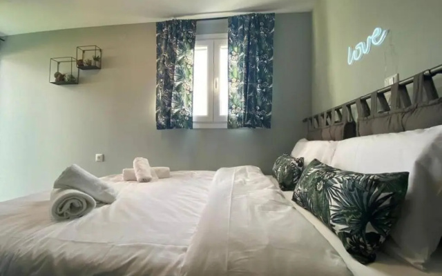 Rooftop Apartment With Garden in Ioannina