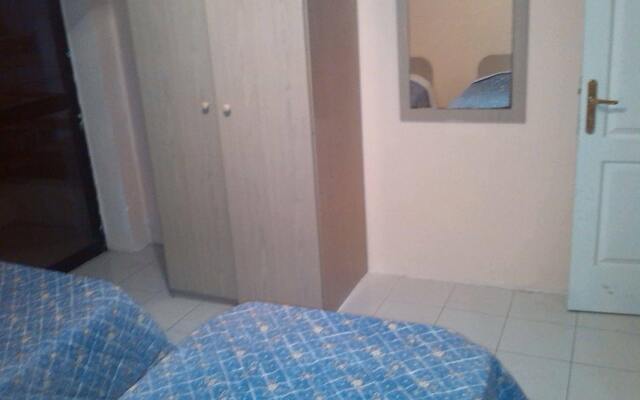 Апартаменты Farfett Apartments Меллиха комната для гостей