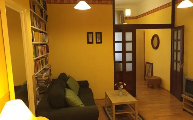 Club Apartments & Rooms
