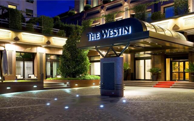 Отель The Westin Palace, Milan вид на фасад