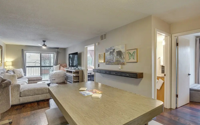 Grand Junction Condo: Balcony, Community Pool!