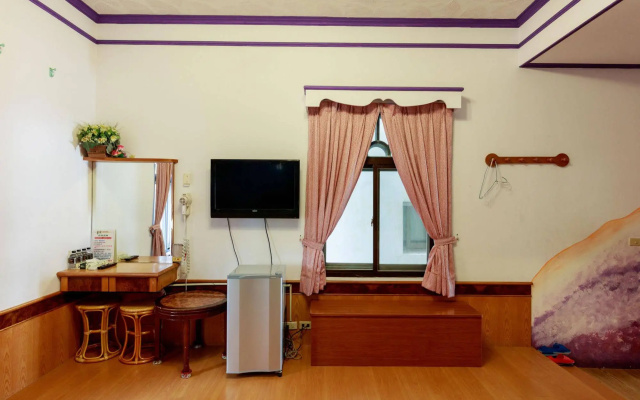 Hua Hung Guest House(屏東華宏海景旅店)