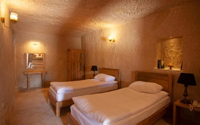 Narcissos Cave Hotel